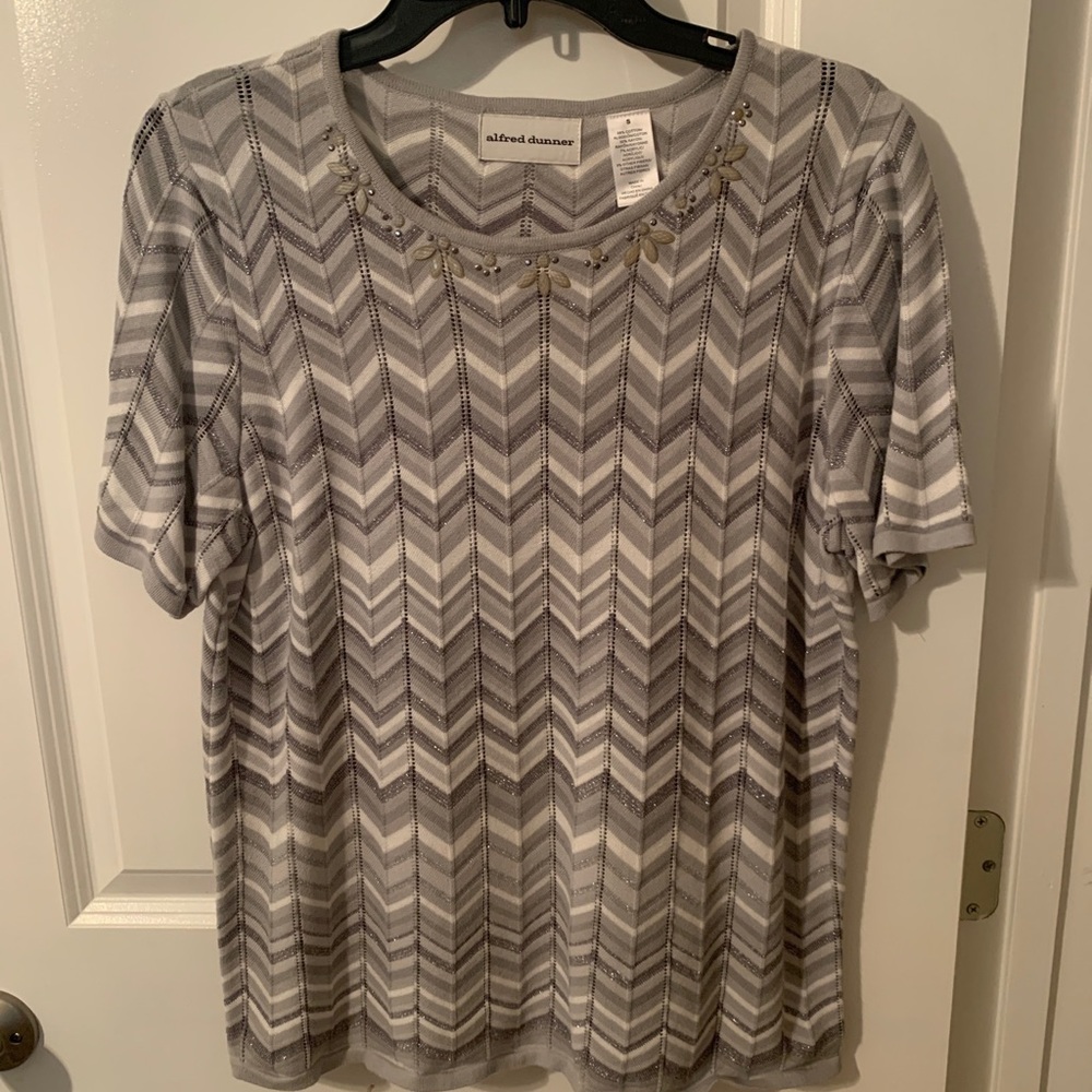 Alfred Dunner~ Sweater Top ~size small ~ multi gray